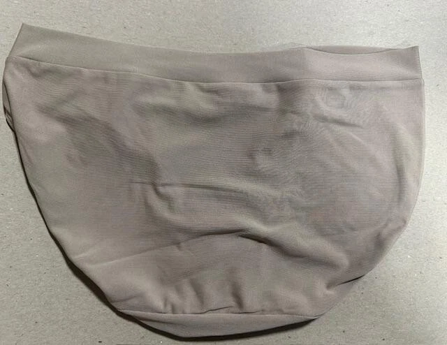 5 Prs Vanity Fair Beyond Comfort Silky Stretch Bikini 18291 5-6-7-8 $5 bucks Ea - Image 4 of 4