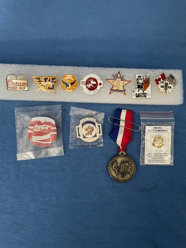 1980s Lot 10 Youth HOCKEY Bag Pins + Medal - Michigan Windsor Ohio NY Coca-Cola - Picture 2 of 16