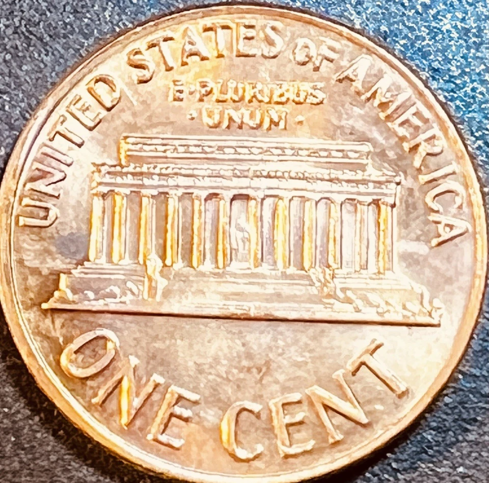 1969s  Double Die Obverse DDO Lincoln Memorial.  AU Beautiful Red Key Error Coin - Image 3 of 4
