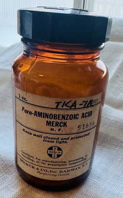 VINTAGE para-Aminobenzoic ACID MERCK AMBER GLASS BOTTLE DRUG STORE