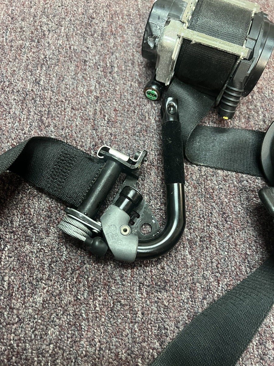 BMW X5 X6 35 50 Black Front Right Seat Belt Retractor 72117343638 