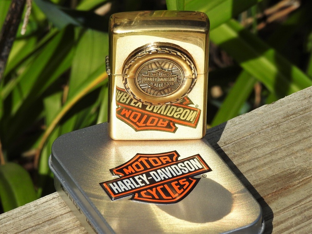 Zippo Lighter - Harley Davidson Tire Engine Surprise - Bar Zippo Lighter - Harley Davidson Tire Engine Surprise - Bar