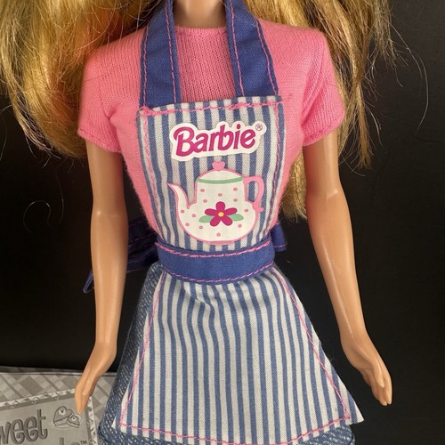 1998 Mattel Barbie Sweet Treats #20780 Bambola Barbie vinile viola occhi vestita - Foto 4 di 11
