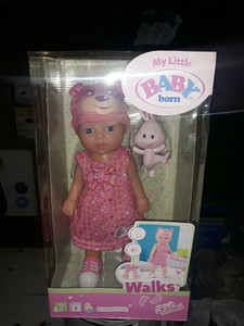 little baby born walks