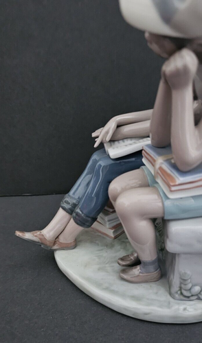 LLADRO Black Legacy "School Chums" Two School Boys 5237 Porzellan Figur - Bild 12 von 16