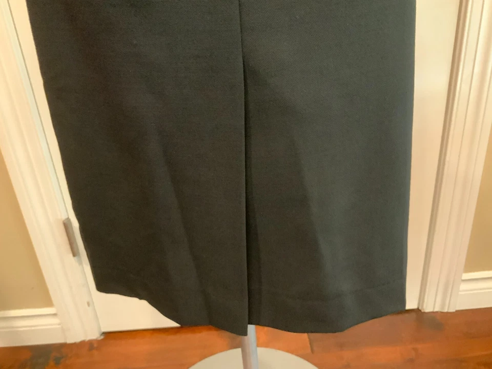 Falda Akris Punto Negra Lana Plisada Línea A con Aberturas, Talla 12 (EE. UU.) Foto 2 de 4