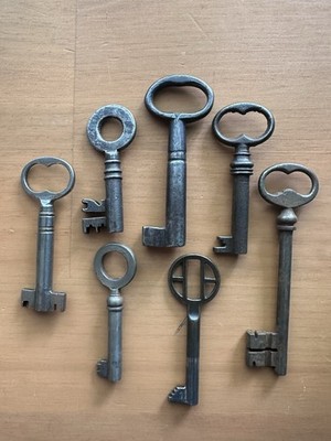 Antique Skeleton Keys Lot Of 7