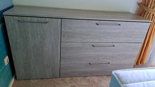 Unbenutztes komplettes Schlafzimmer: el.Boxspringbett/Kleidersch./Kommode/2Käst. - Bild 6 von 12