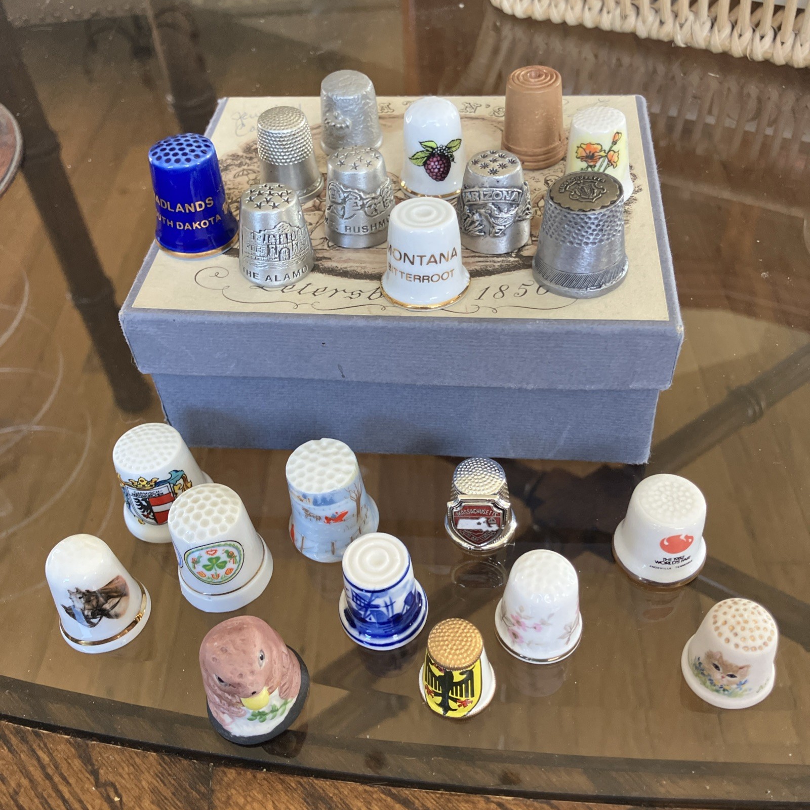 Lot Of 22 Thimbles Porcelain, Wood & Pewter Birds, Places, And Brands