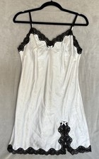 Victorias Secret Lingerie White Satin Slip Black Lace Trim Medium Nightgown