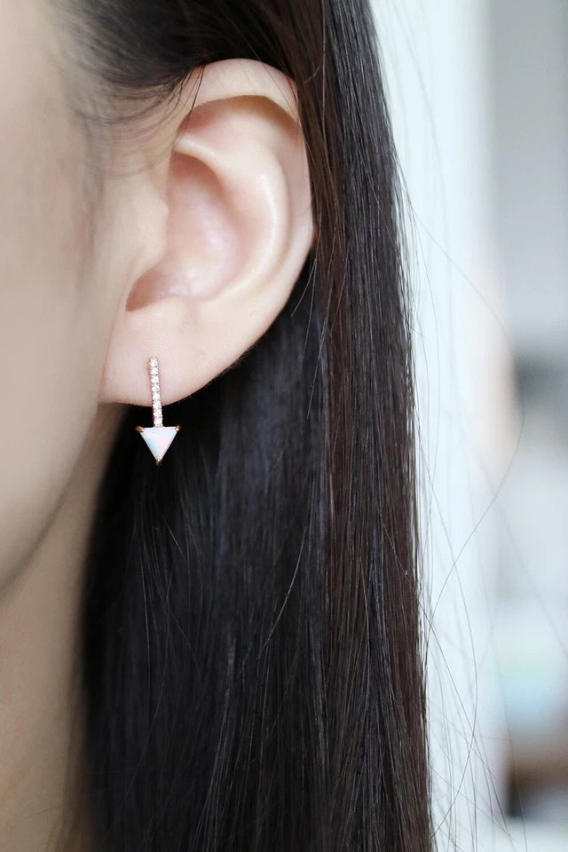 LEEVE Faux Triangle Opal Arrow Bar CZ Stud Earring Korea Fashion Minimalism boho - Изображение 4 из 4
