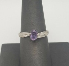 VINTAGE STERLING SILVER AND AMETHYST RING SIZE 8.25