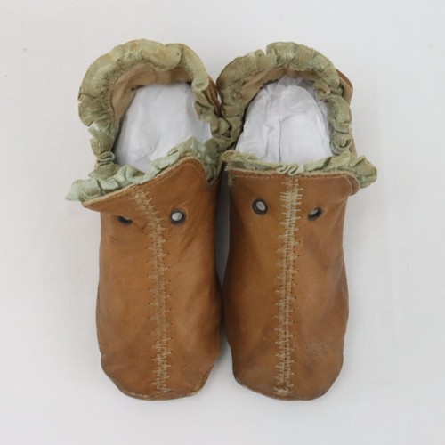 Antique Victorian Brown Leather Baby Bootie Shoes with Lace Trim - Picture 4 of 10