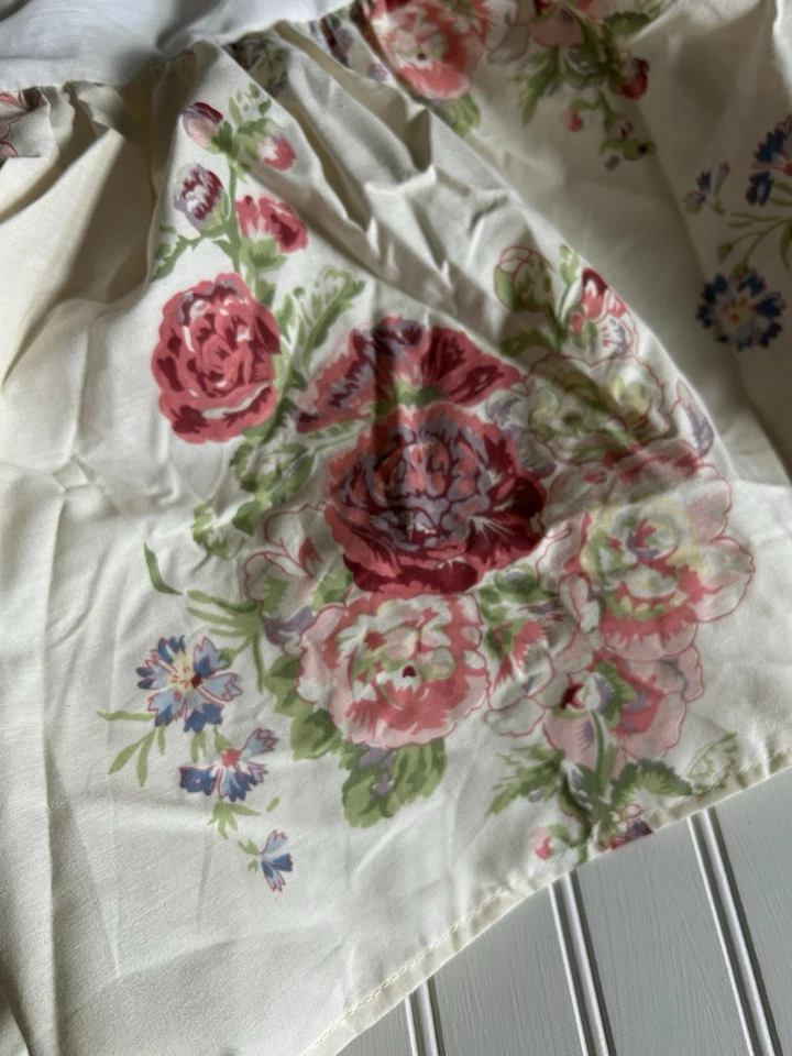 Vtg Laura Ashley Hollyhock Gathered Bedskirt Shabby Cottage Florals Full Bed HTF - Image 2 of 4