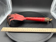 Rastrillo de mano vintage de metal rojo de 5 clavijas para jardinería
