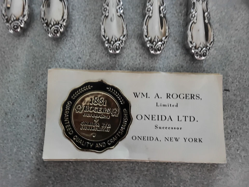 Vintage 1881 Rogers Oneida  silverware Flatware 51 Pieces,in original  box ,Nice - Image 4 of 4