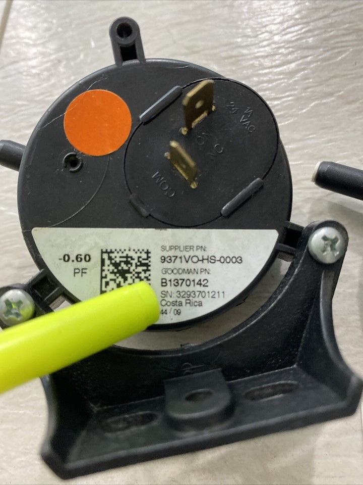 GOODMAN furnace pressure switches different sizes B1370142 /341660
