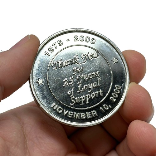 Hartford Whalers Wolfpack 25 Year Anniversary Hockey Coin 1975 - 2000 - Picture 3 of 5