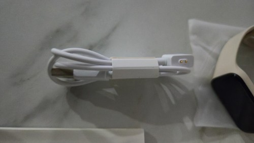 XIAOMI Redmi Smart Band 2 IVORY / WHITE smartwatch used in excellent condition - Photo 2 sur 9