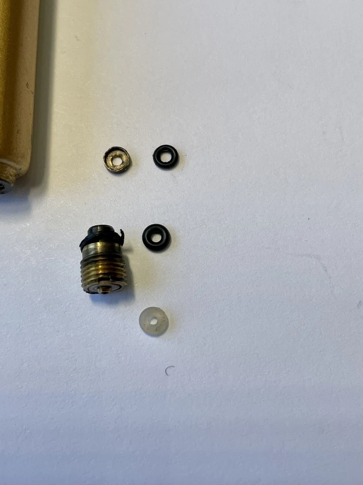 Kit de junta tórica de reparación de fugas de gas encendedor Cartier para cilindro de gas envío desde EE. UU. Nuevo Foto 4 de 4