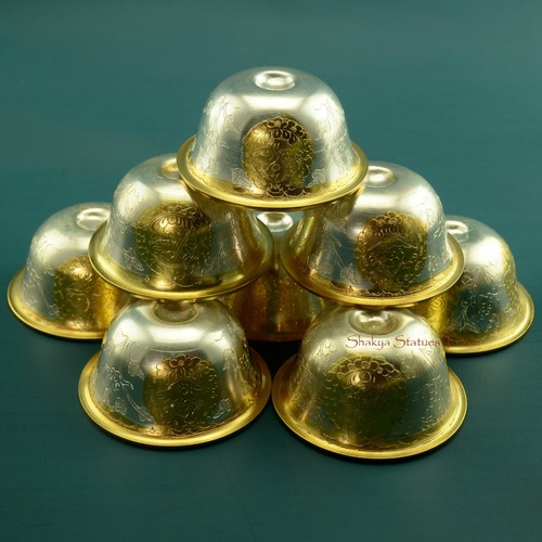 Juego de cuencos de ofrenda tibetanos finamente tallados en oro y plata de 3,5" Patan, Nepal - Imagen 4 de 6