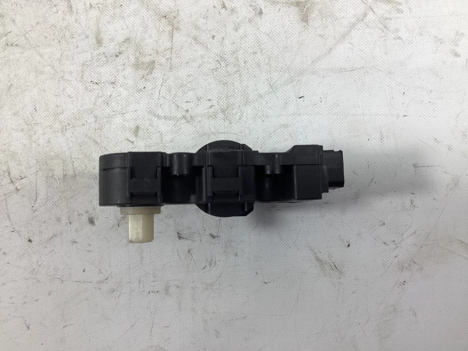 Mercedes-Benz C300 2008-2011 calentador de aire acondicionado aleta actuador paso a paso motor OEM. Foto 3 de 4