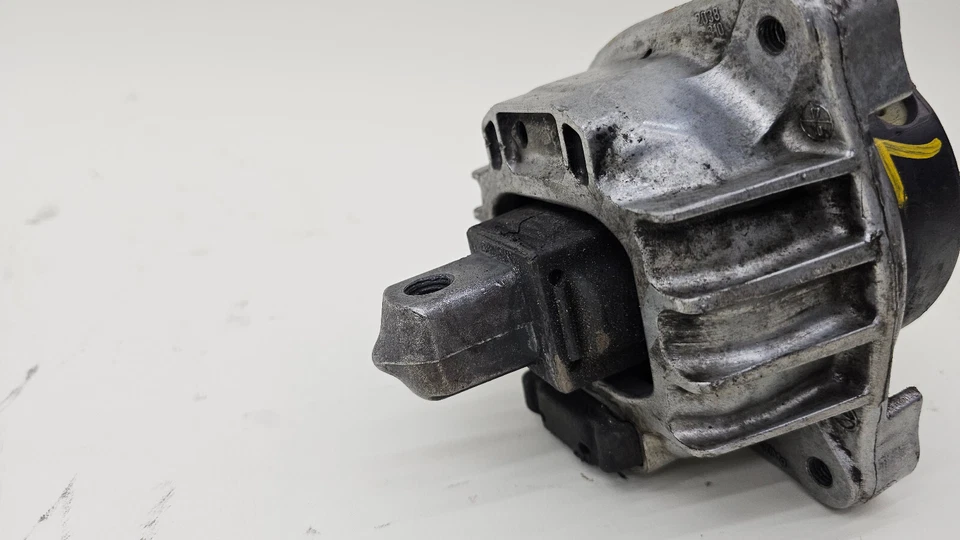 BMW 550i GT F07 2010-2016 soporte de montaje del motor delantero izquierdo OEM Foto 2 de 4