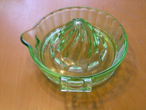 Green Vaseline Uranium Depression Glass Juicer Reamer Handle Spout Juice Tray - Picture 3 of 10