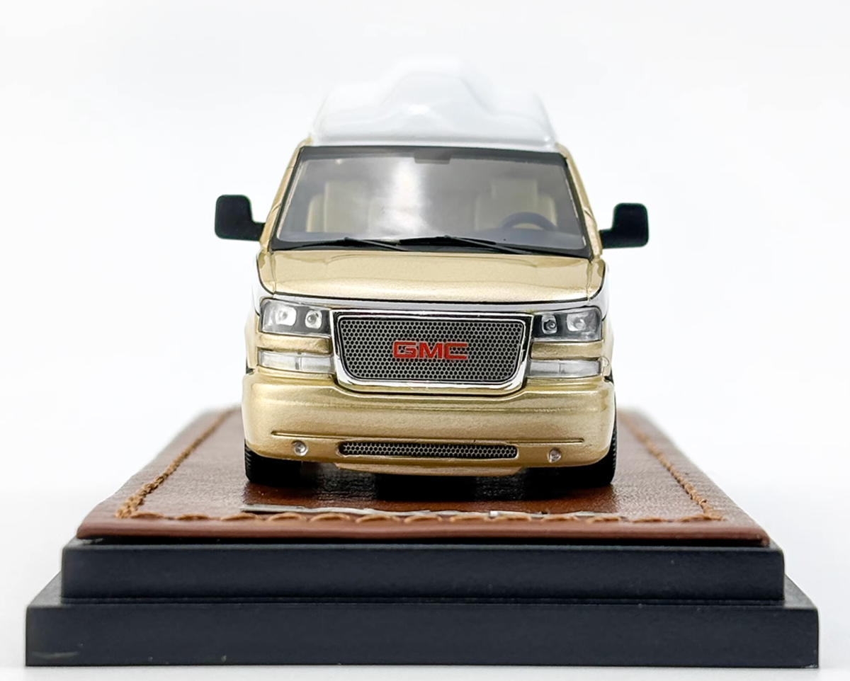 GOC 1:64 Gold GMC Savana Cutaway Van MPV RV Model Diecast Collect