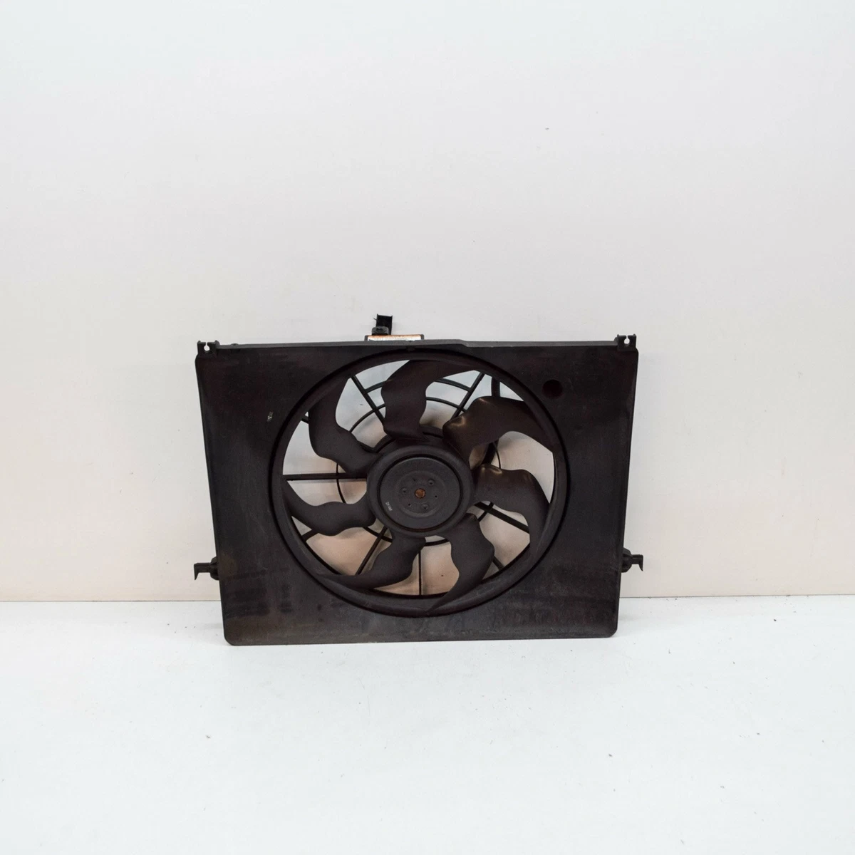 HYUNDAI SONATA MK5 NF Engine Cooling Fan MG632946 2.4 Petrol 119kw 