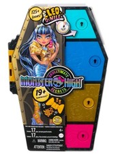 Monster High Cleo De Nile Doll Skulltimate Neon Secrets , Fashion Locker NIB HTF