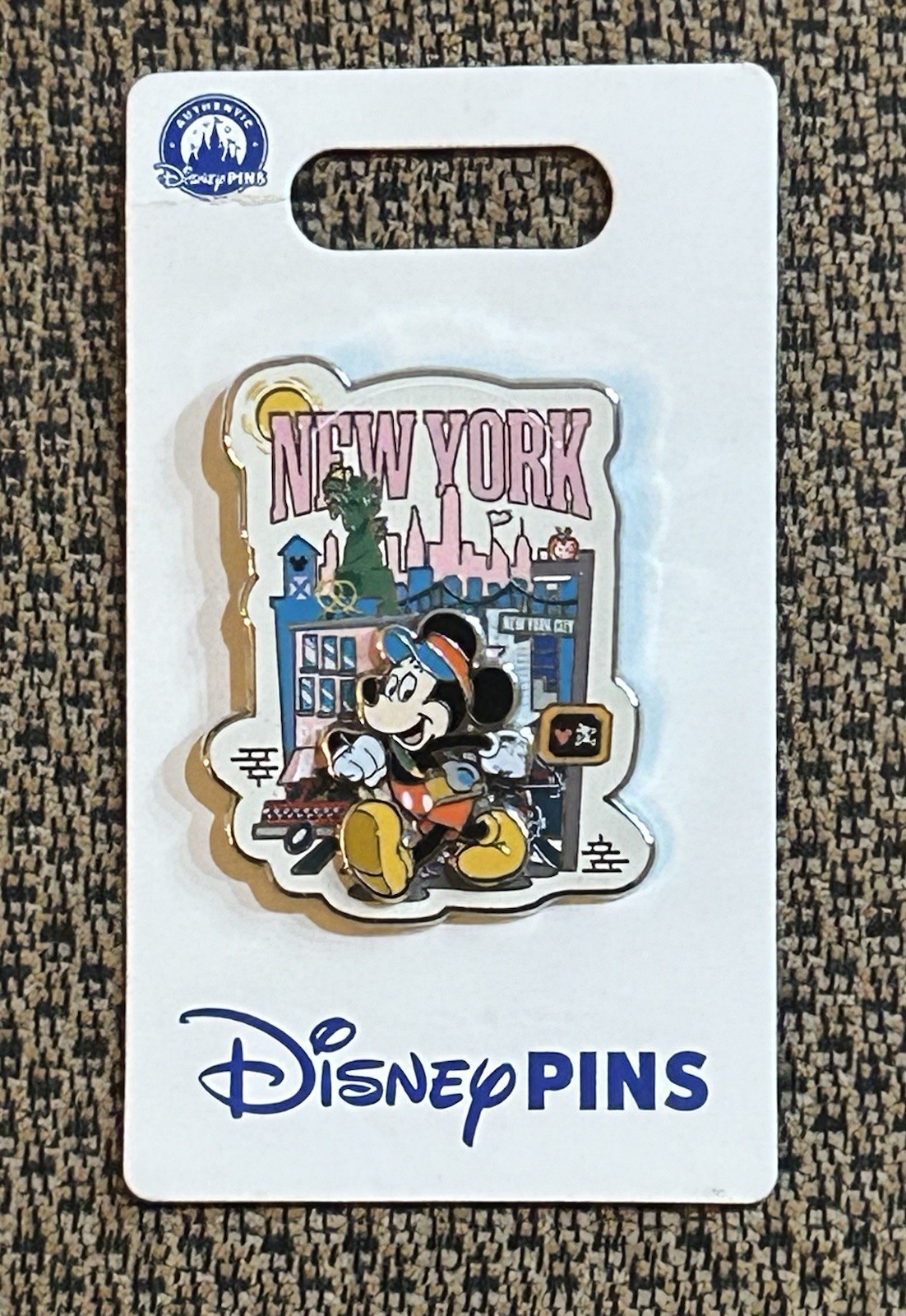 World of Disney Store NYC New York City Tourist Mickey Walking Skyline 2025 Pin