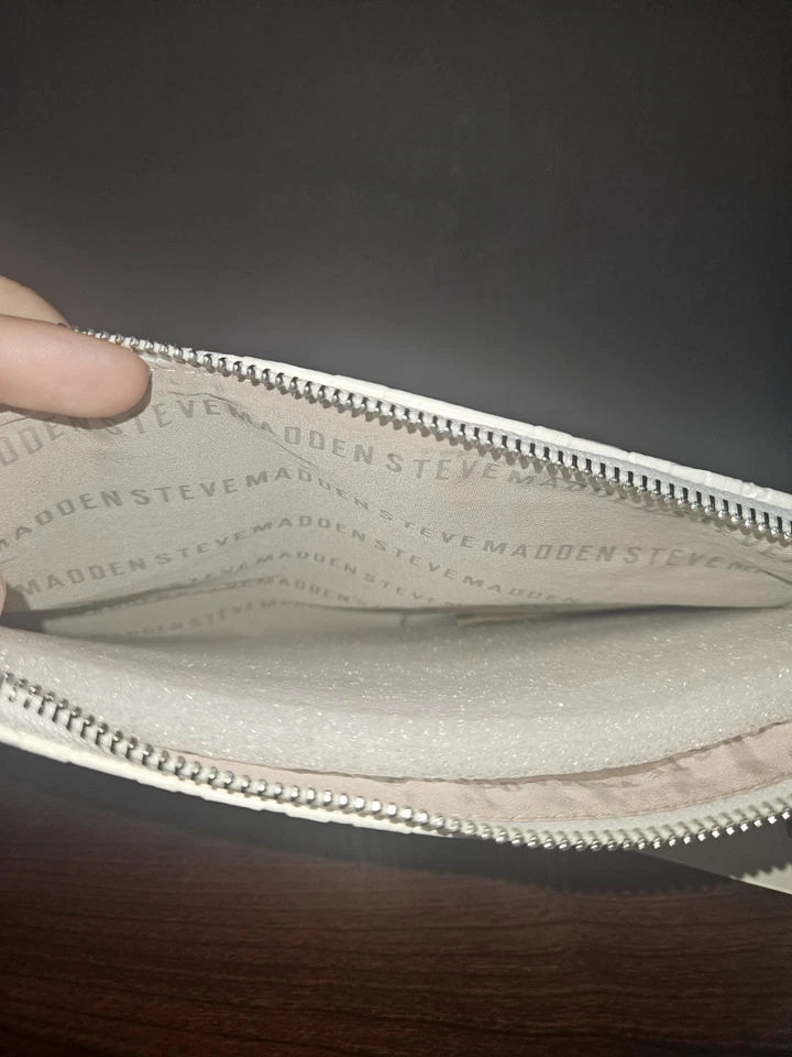 Steve Madden смешанный логотип выбитый мягкий кошелек с ремешком/цвет кости 10 «x 7» - Изображение 3 из 3