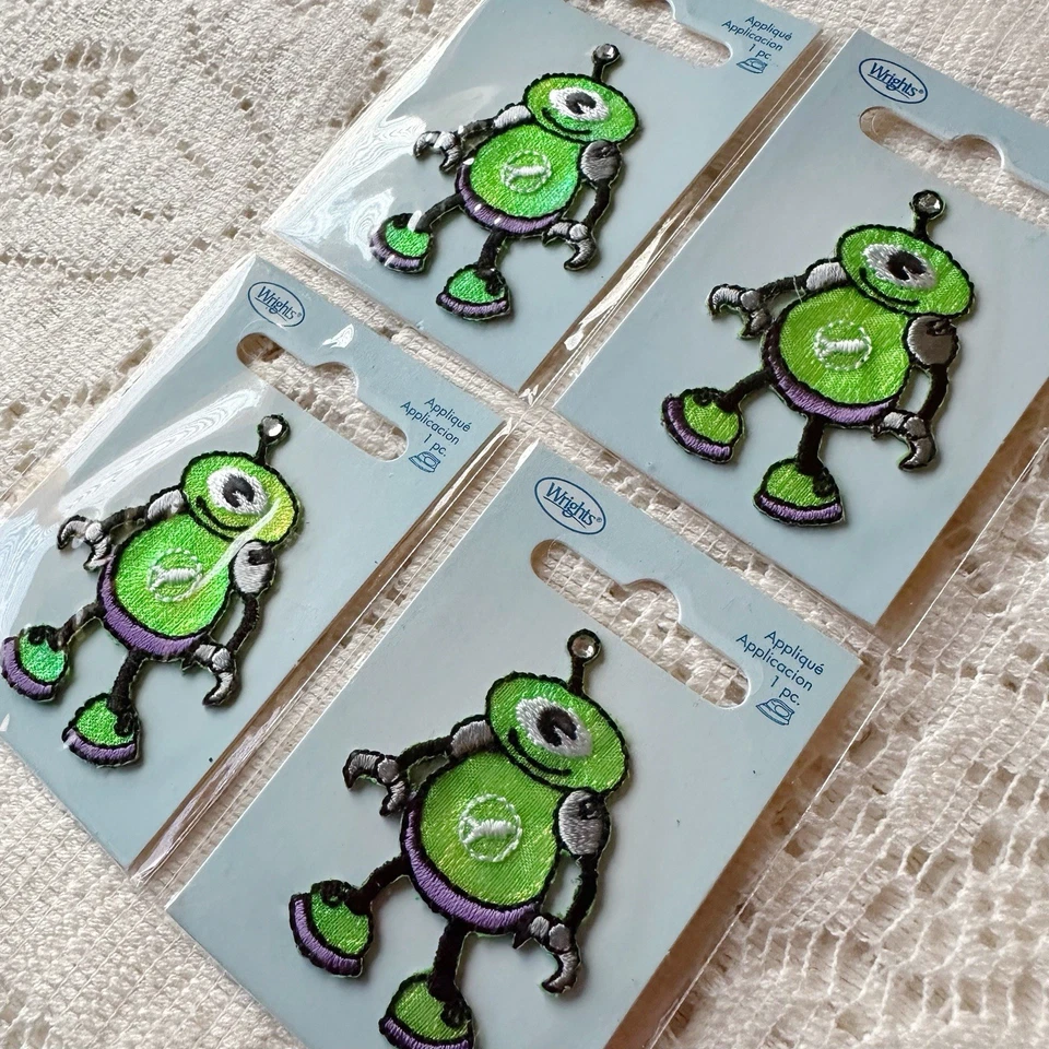 New Wrights Y2K Alien Patches Embroidered Iron On Never Used 2007 Set Of 4 - Image 2 of 3