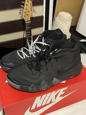 Kyrie 4 Blackout Size 13