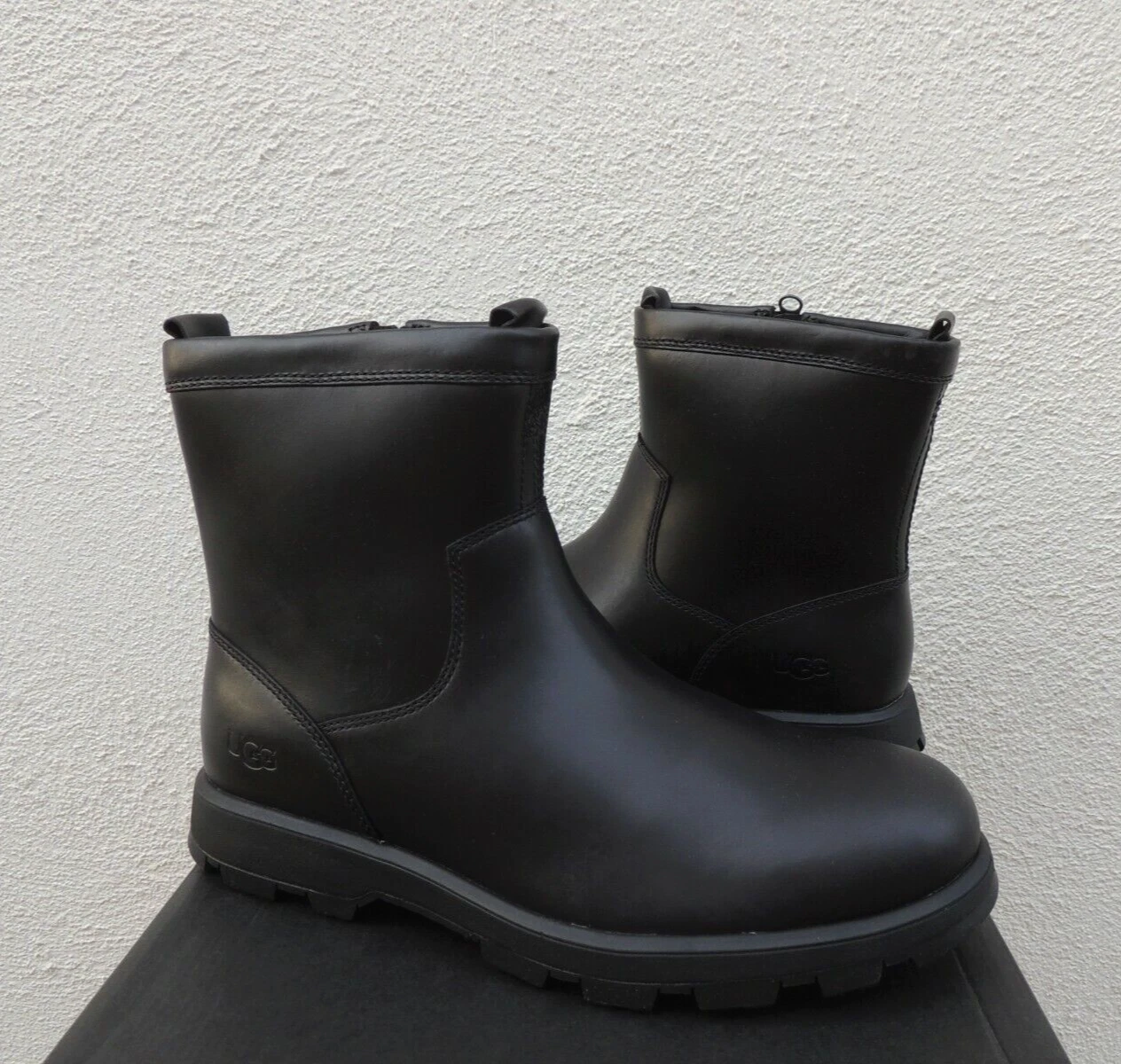 UGG KENNEN BLACK WATERPROOF LEATHER/ SHEEPWOOL BOOTS, MEN US 7/ EUR 40 ~NEW
