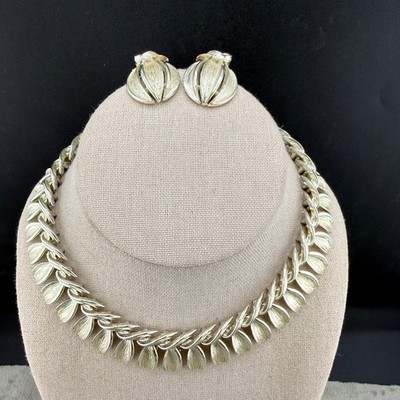 Vintage Lisner Necklace Clip On Earrings Silver tone Signed 15 