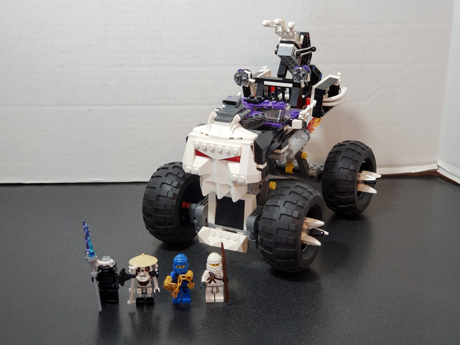 LEGO 2506 NINJAGO SKULL TRUCK Complete w Minifigs - No Box or Manual