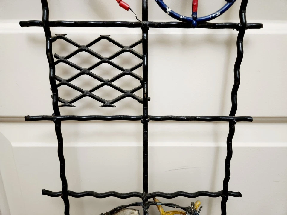 ESCULTURA DE PARED ABSTRACTA MODERNA BRUTALISTA DE MEDIADOS DE SIGLO Paz Mundial Firmada MCM Foto 3 de 4