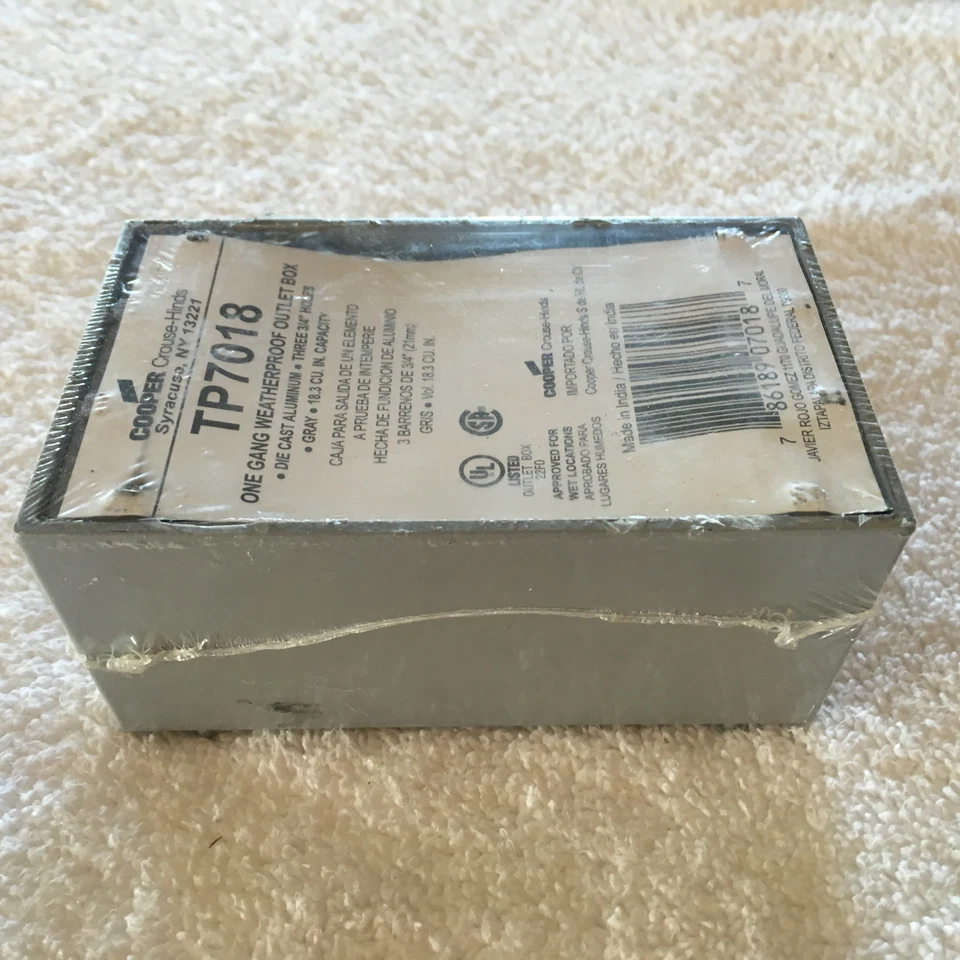 Cooper Crouse-Hinds TP7018 One Gang Weatherproof Outlet Box, Cast Aluminum, New - Image 4 of 4
