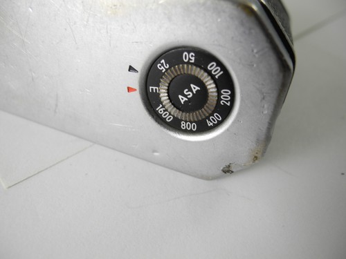 NIKON F REPLACEMENT BACK DOOR 1600 asa BEAT UP BUT WORKS PERFECTLY - Picture 3 of 9