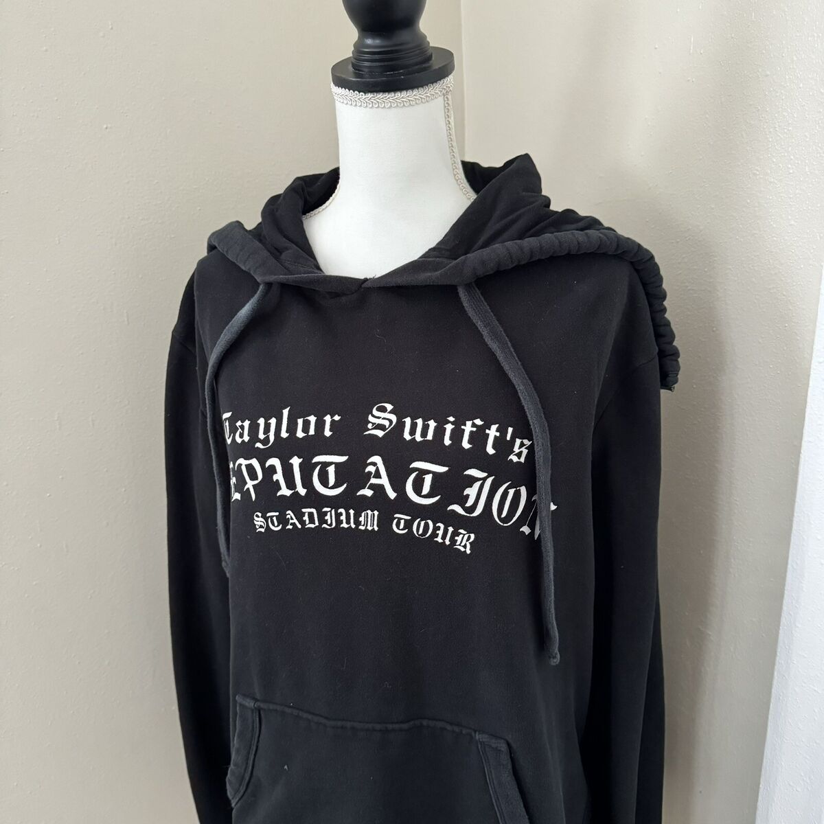 Taylor Swift Reputation Tour Oversized Hoodie S | eBay Taylor Swift Reputation Tour Oversized Hoodie S | eBay