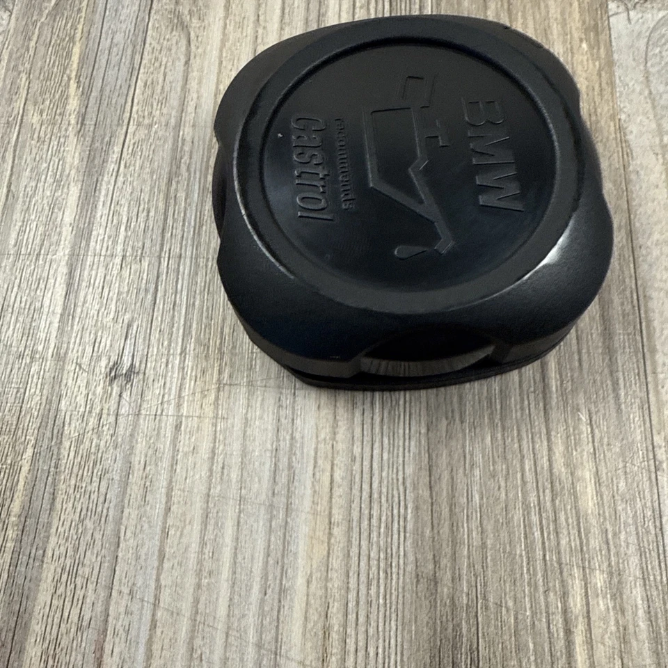 07-10 TAPA LLENADO ACEITE MOTOR BMW E60 328I 325I 528i OEM 7560481 CASTROL Foto 3 de 4