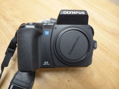 Olympus Evolt E-500 8MP Original Four Thirds DSLR Camera, 2 lenses