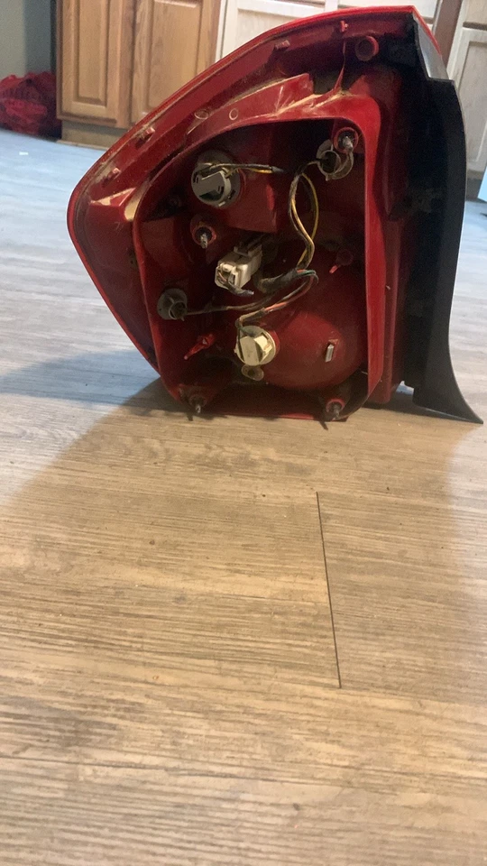 Tail Light For 2005-09 Kia Spectra5 Passenger Side Halogen 924022F220 KI2801124 - Image 2 of 2