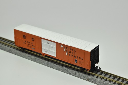 Frigorífico mecánico Pacific Fruit Express 57' escala N Roundhouse 84211 SPFE #457081 | Zustand: New