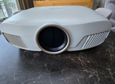 Epson TW9400W UHD Projector with Wireless Connectivity.  Excellent condition.
