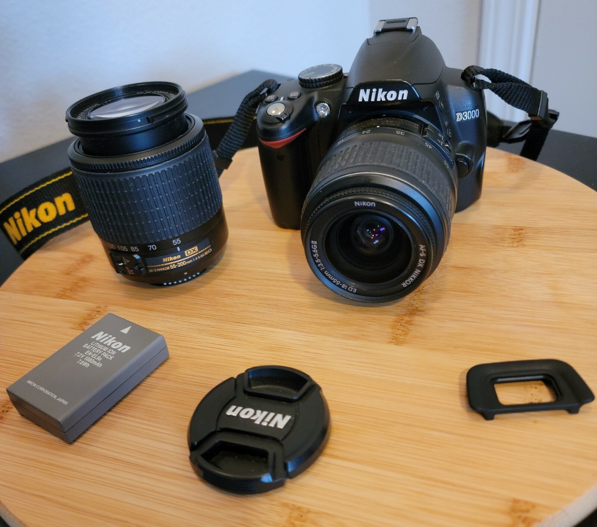 Nikon D3000 with AF-S 18-55mm f/3.5-5.6G DX VR Excellent