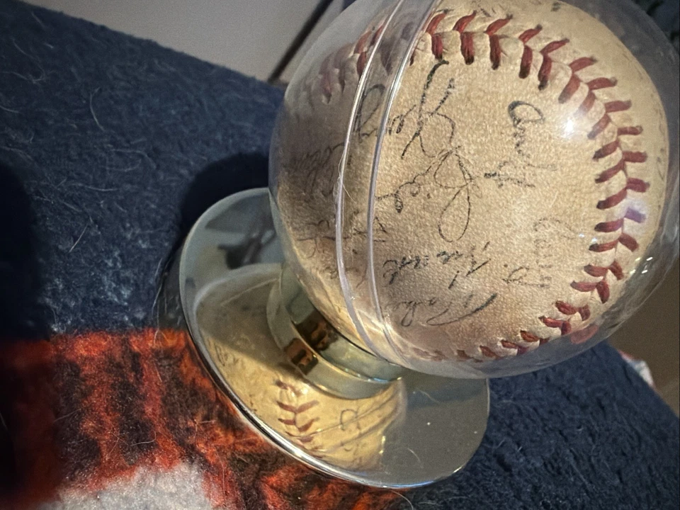 1949-1950 New York Yankee Ball Mickey Mantle Rookie - Image 3 of 4