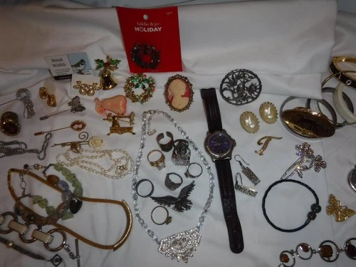 Vintage & Contemporary Costume/Fashion Jewelry Lot Most Signed All Wearable V-3